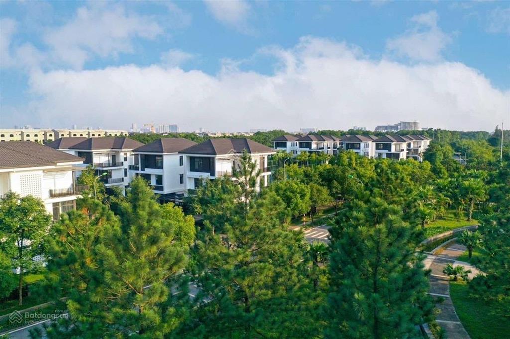Siêu hiếm! nhỉnh 30 tỷ sở hữu ngay căn biệt thự cực đẹp tại trung tâm  đối diện công viên, hồ bơi!