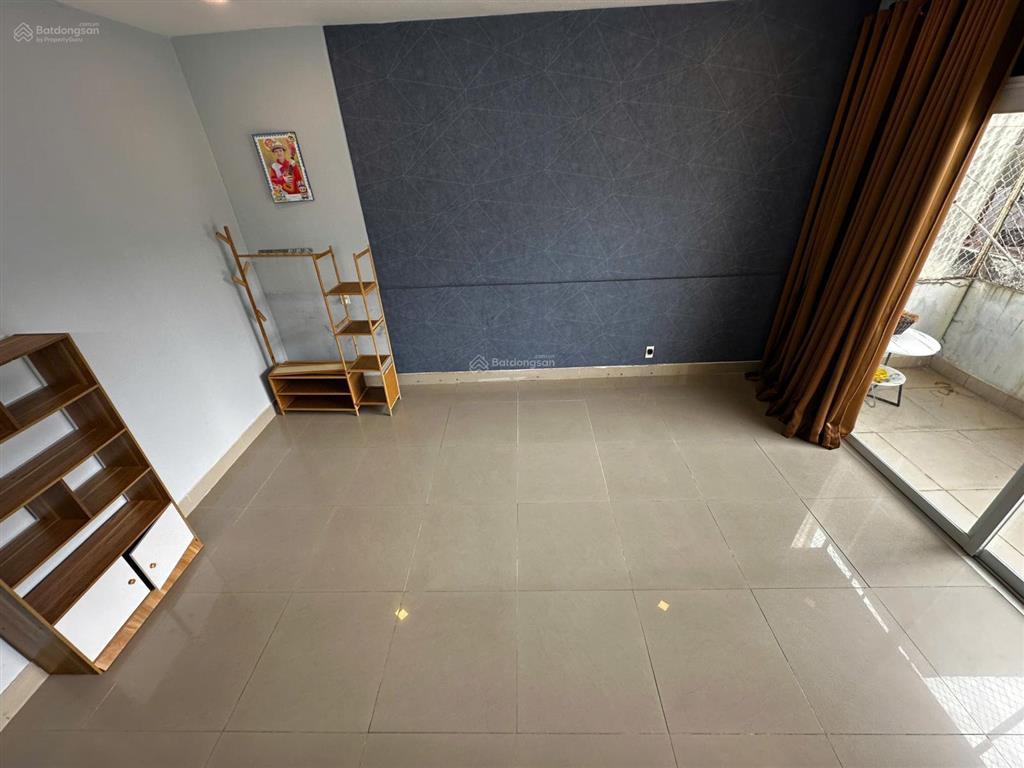 Cần cho thuê phòng căn hộ mini có ban công mặt tiền đường lý chính thắng quận 3 gần chợ tân định.