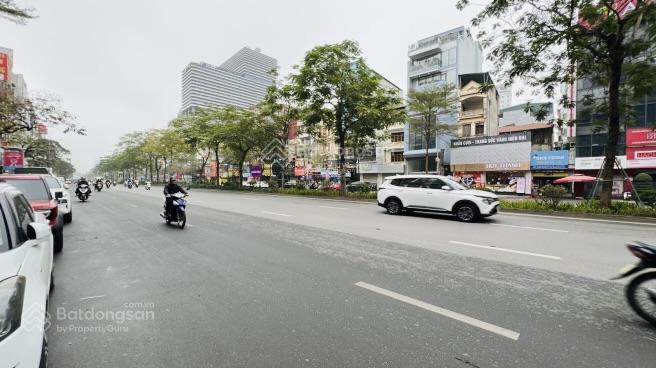 Bán nhà phố hoàng cầu! thang máy, lô góc 2 thoáng, ô tô, thông, kinh doanh, văn phòng. 65m*8t