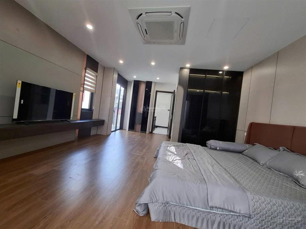 Bán nhà phố yên lãng! phân lô, thang máy, full nội thất, ô tô thông thẳng phố, kinh doanh. 69m*7t