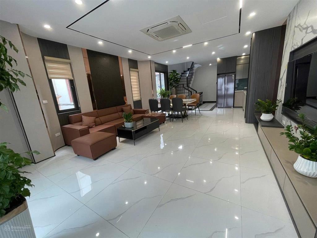 Bán nhà phố yên lãng! phân lô, thang máy, full nội thất, ô tô thông thẳng phố, kinh doanh. 69m*7t