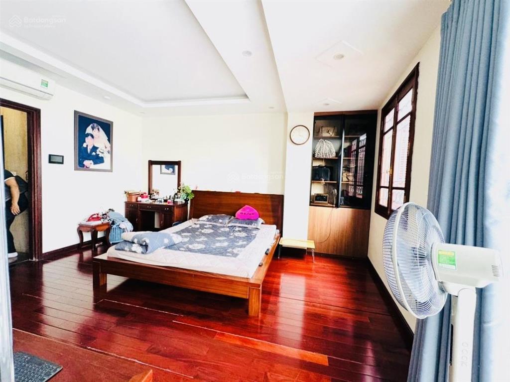 Lô góc ! nguỵ như kon tum , ô tô tránh vỉa hè 2 mặt tiên, kinh doanh, vp, ở sướng, sát phố. 69m*5t