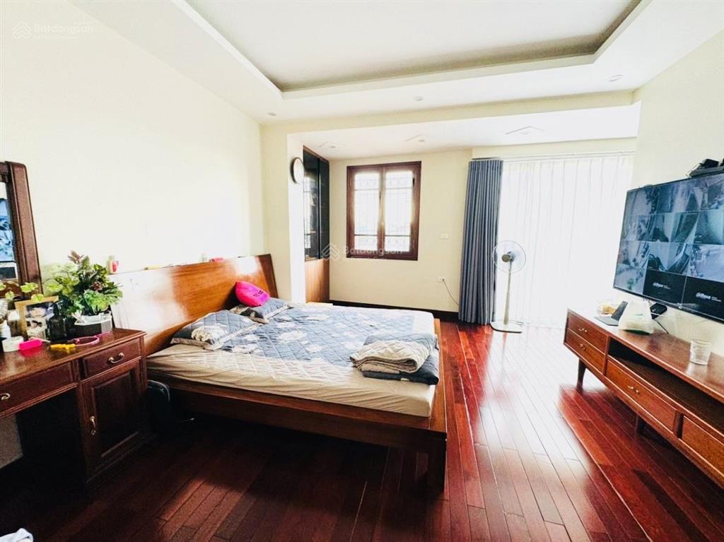 Lô góc ! nguỵ như kon tum , ô tô tránh vỉa hè 2 mặt tiên, kinh doanh, vp, ở sướng, sát phố. 69m*5t