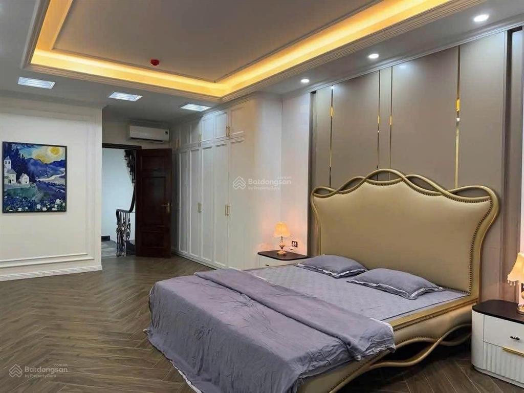 Bán nhà phố nguyễn chí thanh! thang máy. kinh doanh, ô tô tránh, phân lô bàn cờ, thẳng phố. 61m*7t