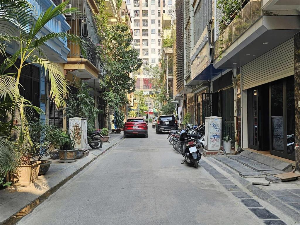 Bán nhà phố nguyễn chí thanh! thang máy. kinh doanh, ô tô tránh, phân lô bàn cờ, thẳng phố. 61m*7t