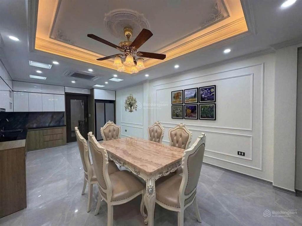 Bán nhà phố nguyễn chí thanh! thang máy. kinh doanh, ô tô tránh, phân lô bàn cờ, thẳng phố. 61m*7t