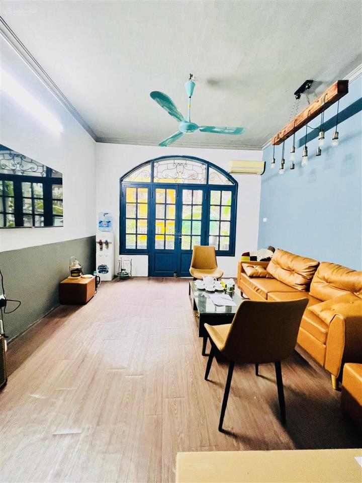 Bán nhà phố hoàng cầu! phân lô, vỉa hè, ô tô tránh, kinh doanh, thẳng sát phố. 60m2 x 4 tầng