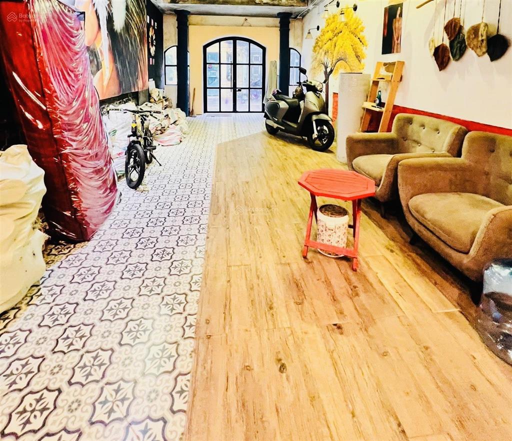 Bán nhà phố hoàng cầu! phân lô, vỉa hè, ô tô tránh, kinh doanh, thẳng sát phố. 60m2 x 4 tầng