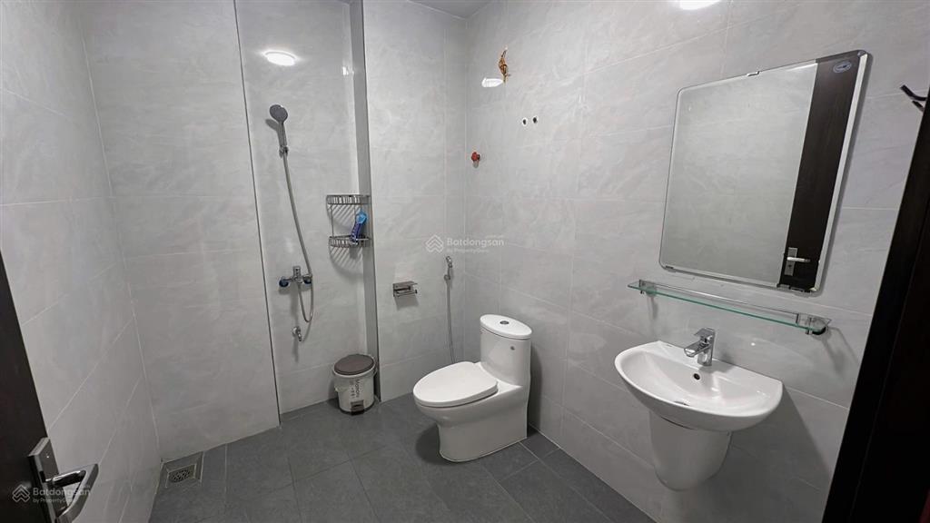 Cho thuê văn phòng, tầng 23, rộng rãi thoáng tại bùi viện