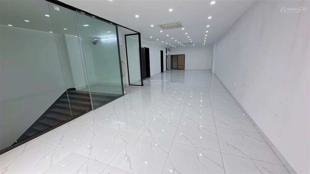 Cho thuê văn phòng, tầng 23, rộng rãi thoáng tại bùi viện