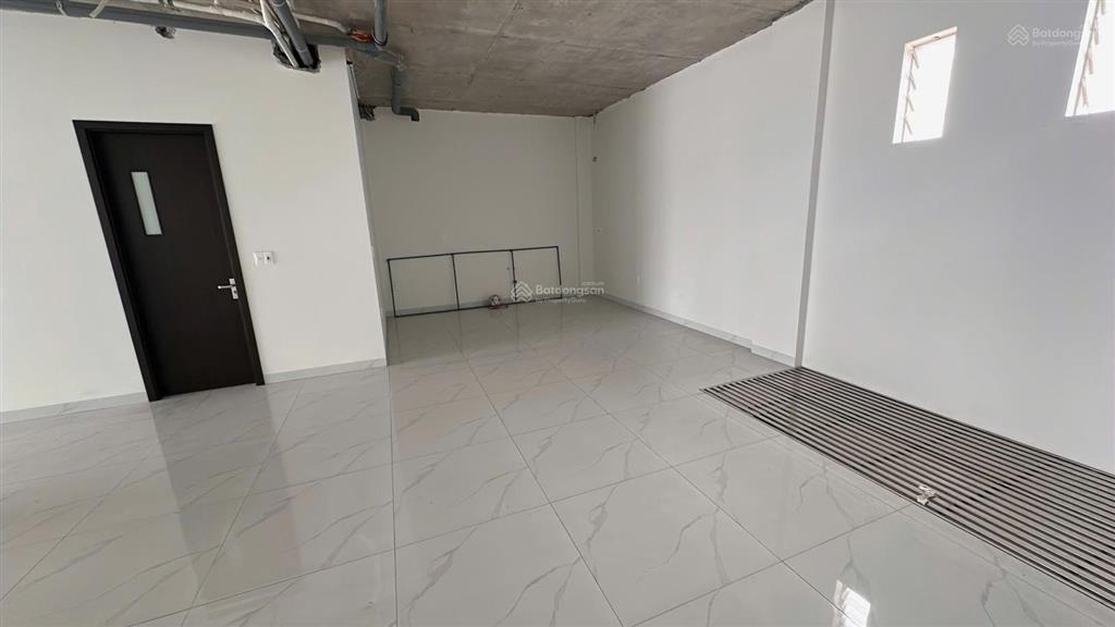 Cho thuê văn phòng, tầng 23, rộng rãi thoáng tại bùi viện