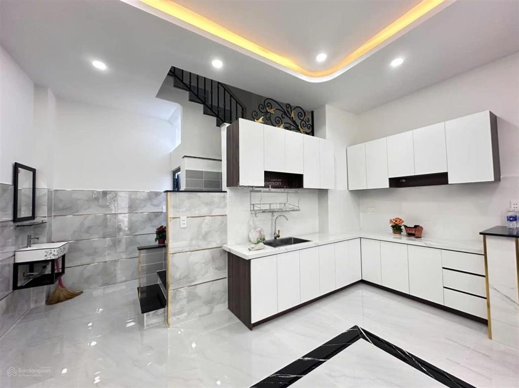 Siêu phẩm 4 tầng lý thường kiệt, tân bình, 5x9m, hẻm thông, giáp q.10, chỉ 6.65 tỷ tl