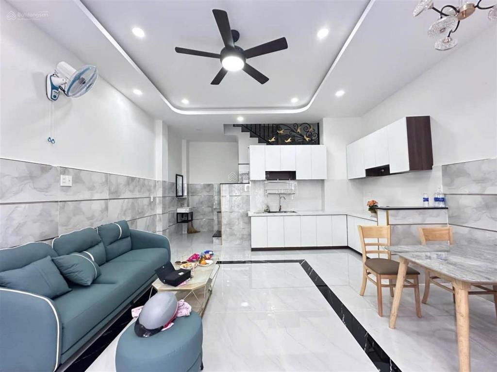 Siêu phẩm 4 tầng lý thường kiệt, tân bình, 5x9m, hẻm thông, giáp q.10, chỉ 6.65 tỷ tl