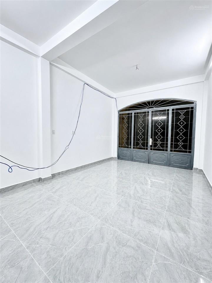 Gấp bán, giảm mạnh 800tr, nhà 3 tầng, 52m2, hẻm 8m thông, tô hiệu, giáp q.11, chỉ 8.06 tỷ