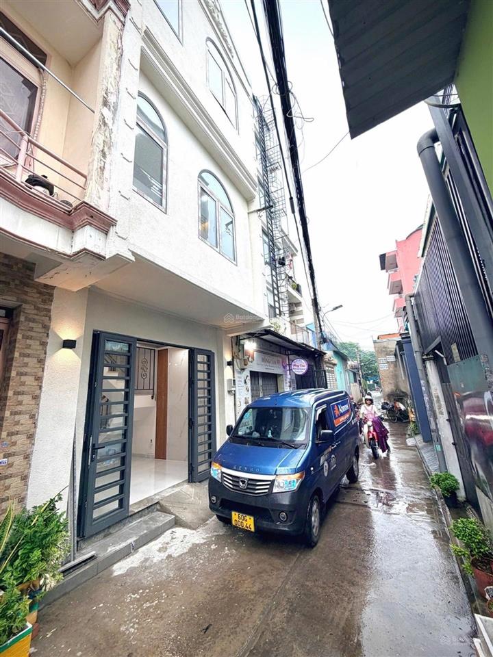 Nhà mới 3 tầng tân phú, 4x9m, hẻm 5m thông, ngay aeon, chỉ 5.85 tỷ