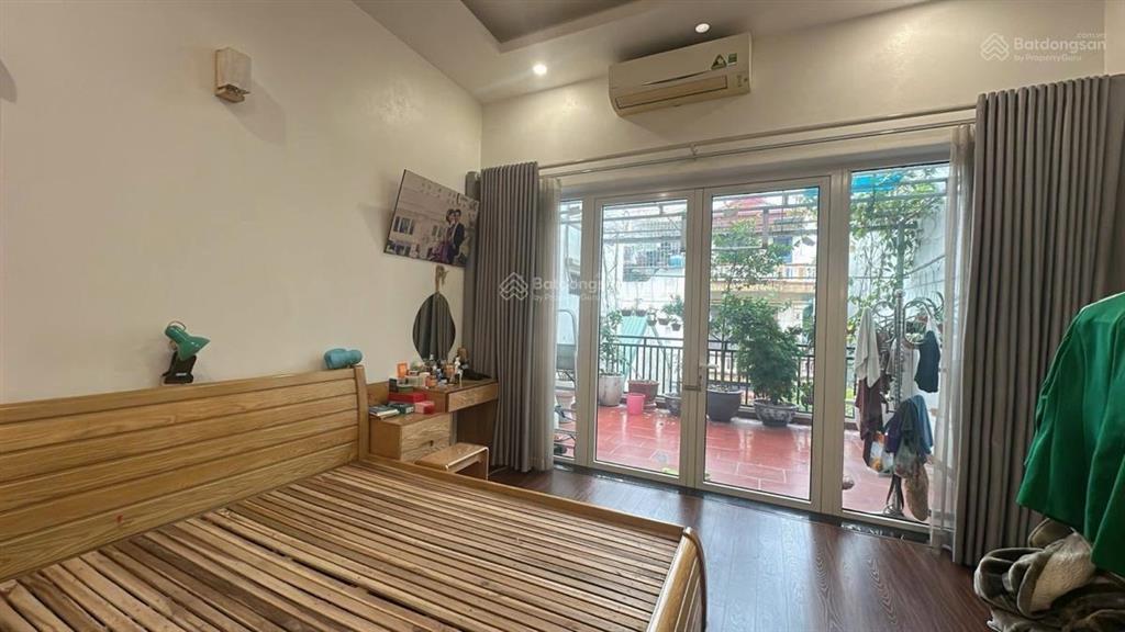 Bán nhà hoàng quốc việt, cầu giấy gần nguyễn văn huyên,nguyễn khánh toàn, 53m, 6t, oto,kd, 2 thoáng