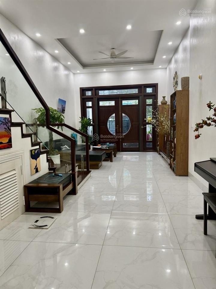 Bán nhà hoàng quốc việt, cầu giấy gần nguyễn văn huyên,nguyễn khánh toàn, 53m, 6t, oto,kd, 2 thoáng