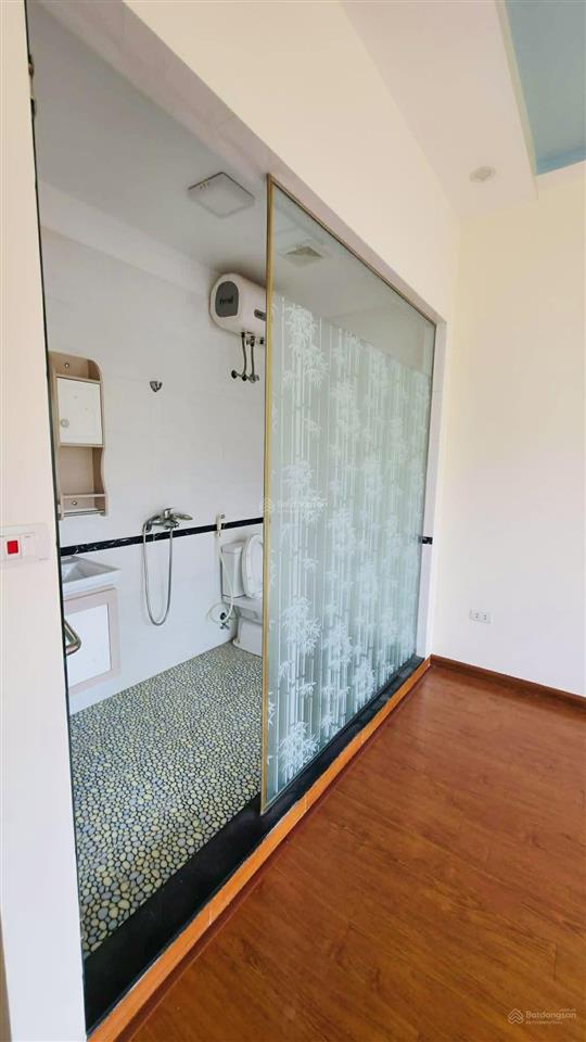Bán nhà hoàng quốc việt, cầu giấy,52m,6t, oto, kd,2 thoáng,gần nguyễn văn huyên, nguyễn khánh toàn