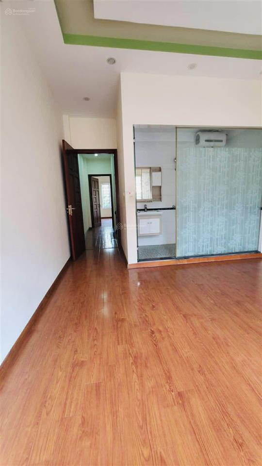 Bán nhà hoàng quốc việt, cầu giấy,52m,6t, oto, kd,2 thoáng,gần nguyễn văn huyên, nguyễn khánh toàn