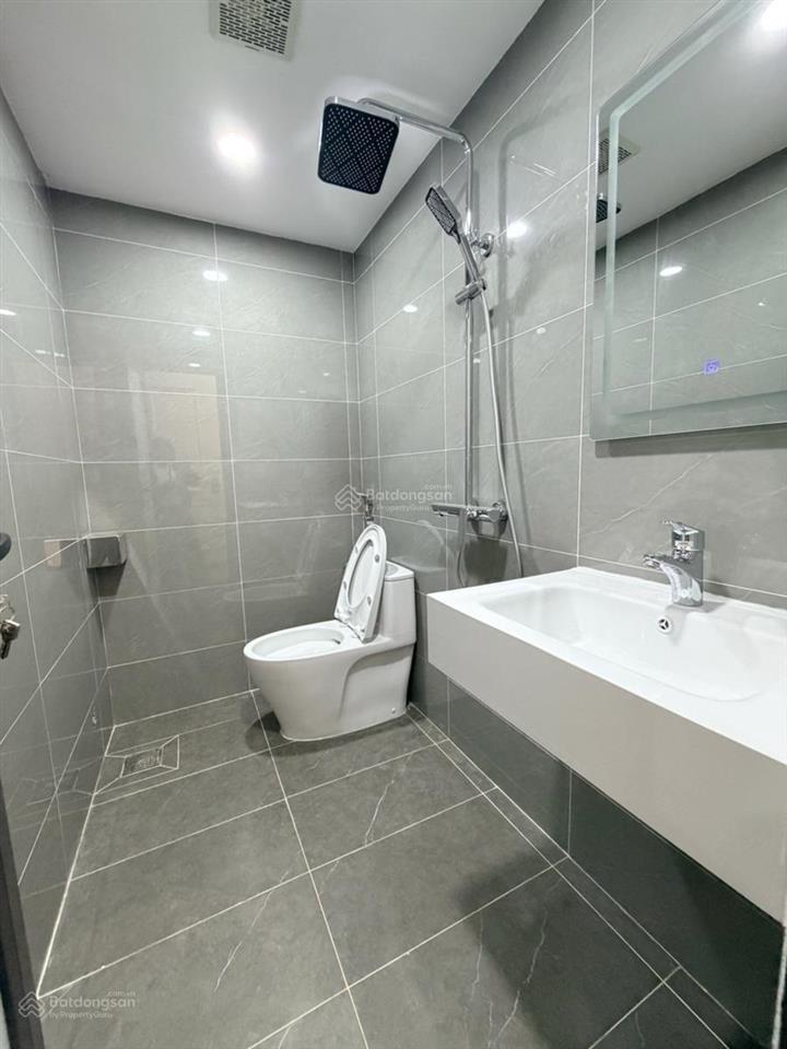 Bán nhà hoàng quốc việt,nghĩa đô, cầu giấy, 58m, 6t,thang máy, phân lô, oto,gần nguyễn khánh toàn