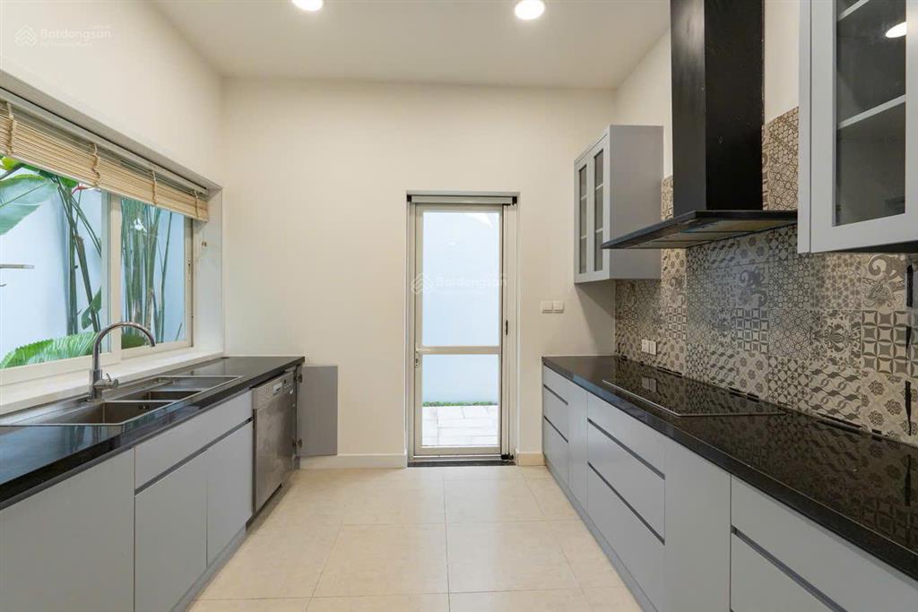Cho thuê villa 216/8 nguyễn văn hưởng  thảo điền