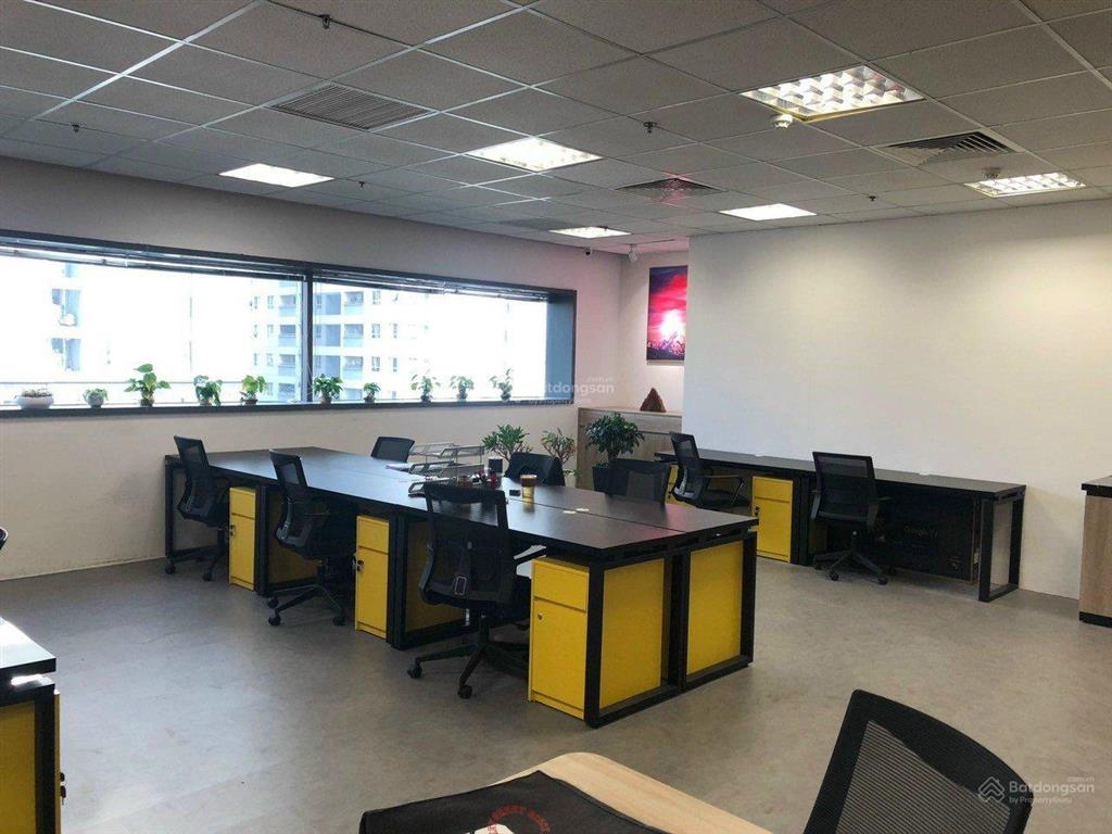 Cho thuê văn phòng, lớp học, gym, spa, phòng khám, phố lê trọng tấn 80m giá 13,5tr.  0395 512 ***