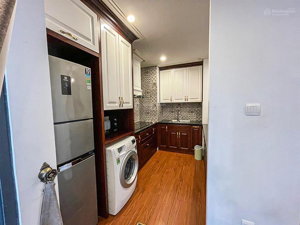 Cho thuê căn hộ đầy đủ nội thất cao cấp 50m2 11tr phố triệu việt vương