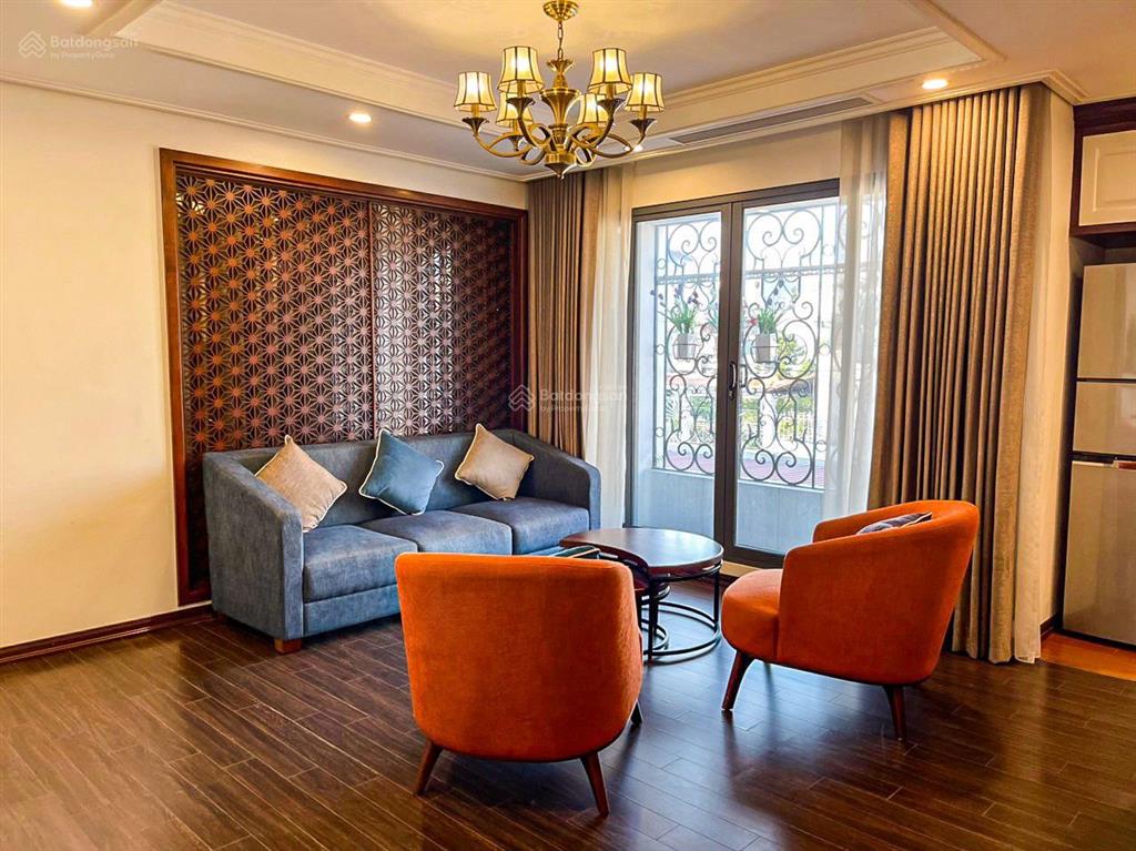 Cho thuê căn hộ đầy đủ nội thất cao cấp 50m2 11tr phố triệu việt vương