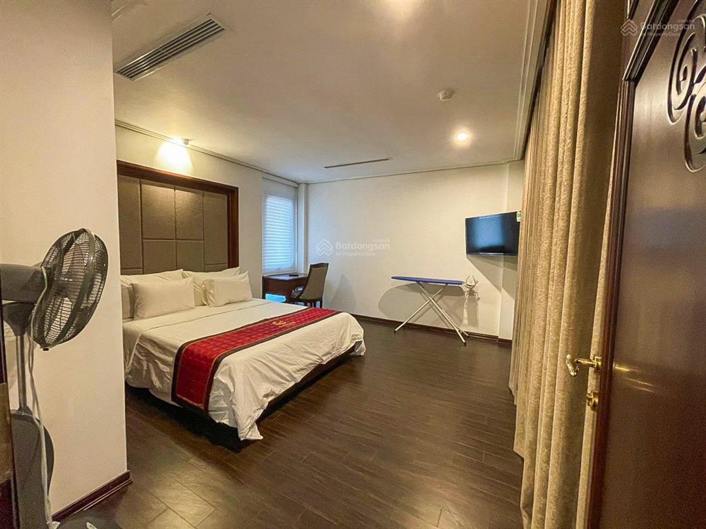 Cho thuê căn hộ đầy đủ nội thất cao cấp 50m2 11tr phố triệu việt vương