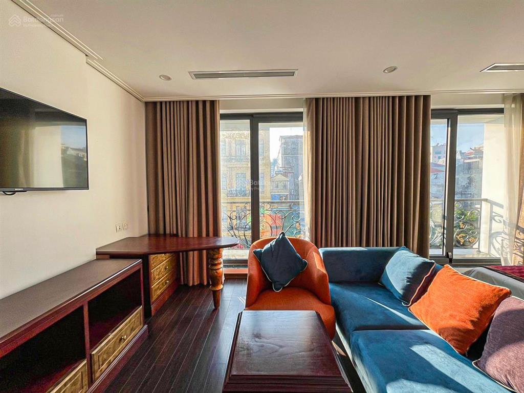 Cho thuê căn hộ đầy đủ nội thất cao cấp 50m2 11tr phố triệu việt vương