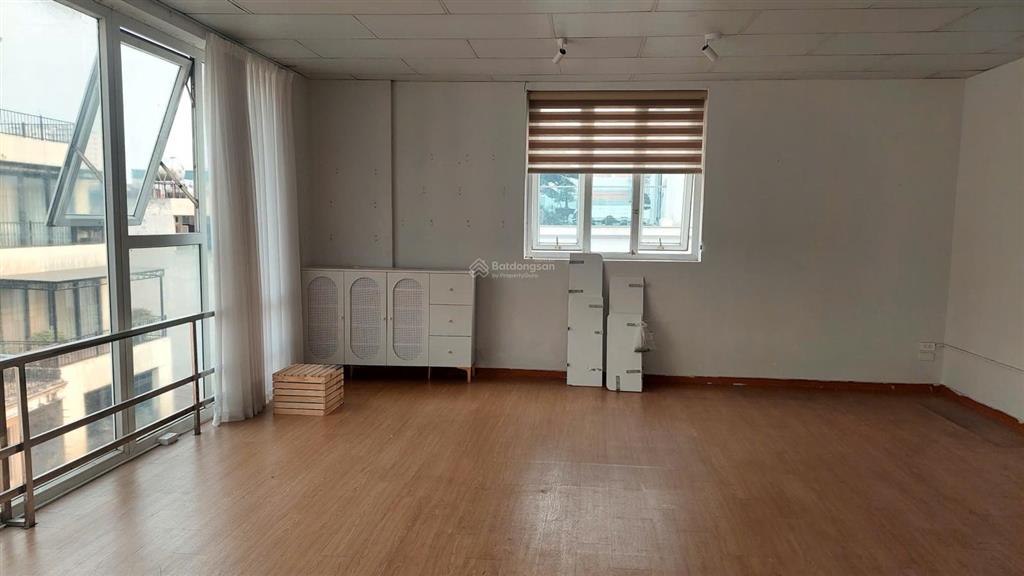 Cho thuê văn phòng, dạy học, spa nhiều diện tích để khách chọn, giá 200k/m. q.hai bà trưng 50m 10tr