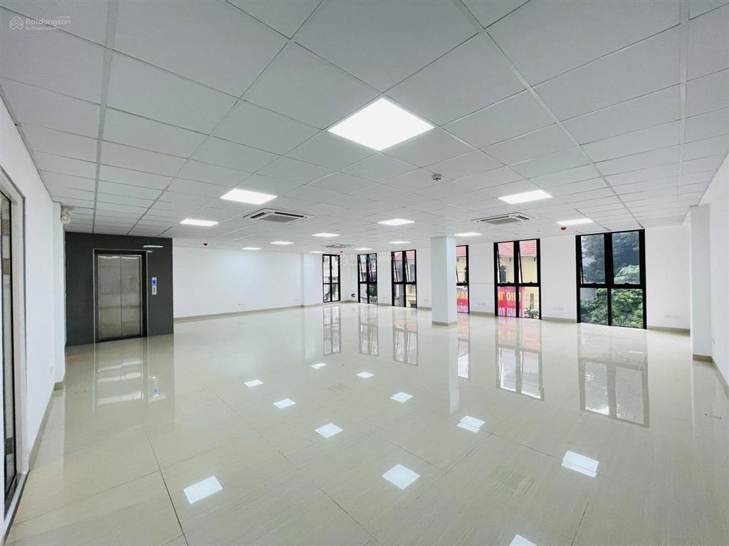 Cho thuê văn phòng phố đại la 220m giá 45 triệu. có nhiều diện tích từ nhỏ đến lớn để khách thuê