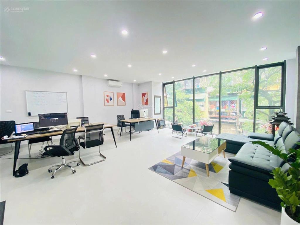 Cho thuê văn phòng phố đại la 220m giá 45 triệu. có nhiều diện tích từ nhỏ đến lớn để khách thuê