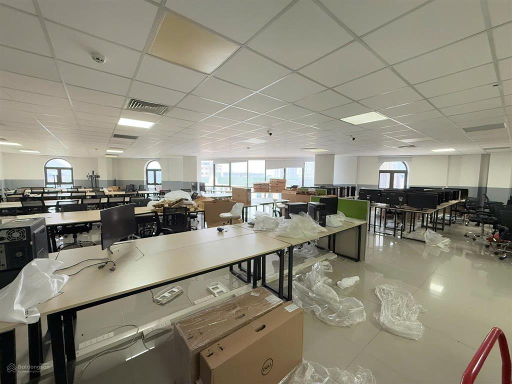 Cho thuê văn phòng phố đại la 220m giá 45 triệu. có nhiều diện tích từ nhỏ đến lớn để khách thuê