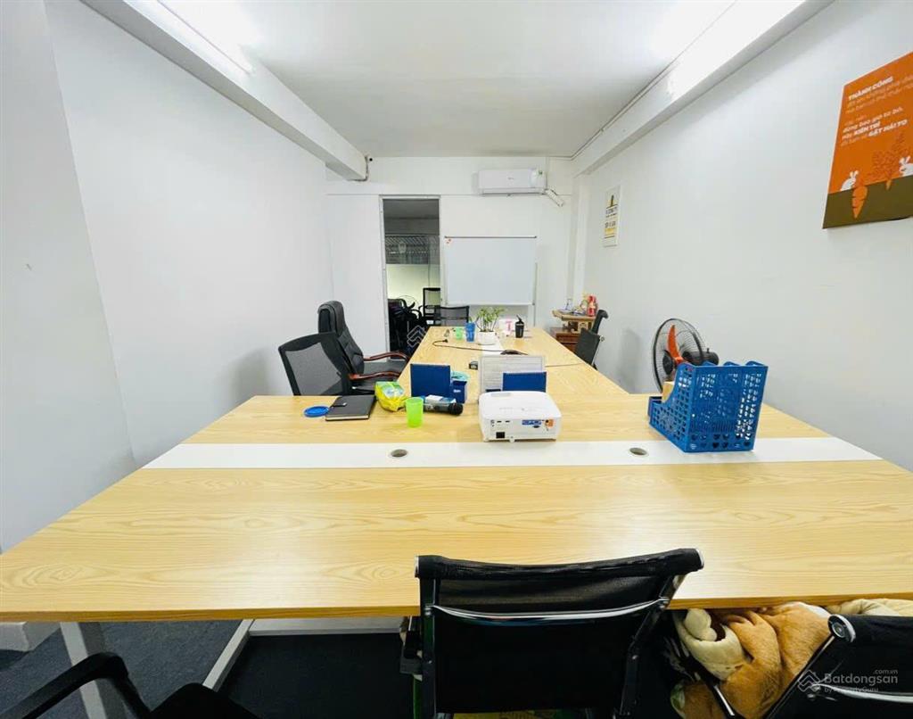 Cho thuê vp 60m giá 12tr phố lê đại hành, văn phòng đẹp giá tốt. phù hợp mọi loại hình, spa, du học