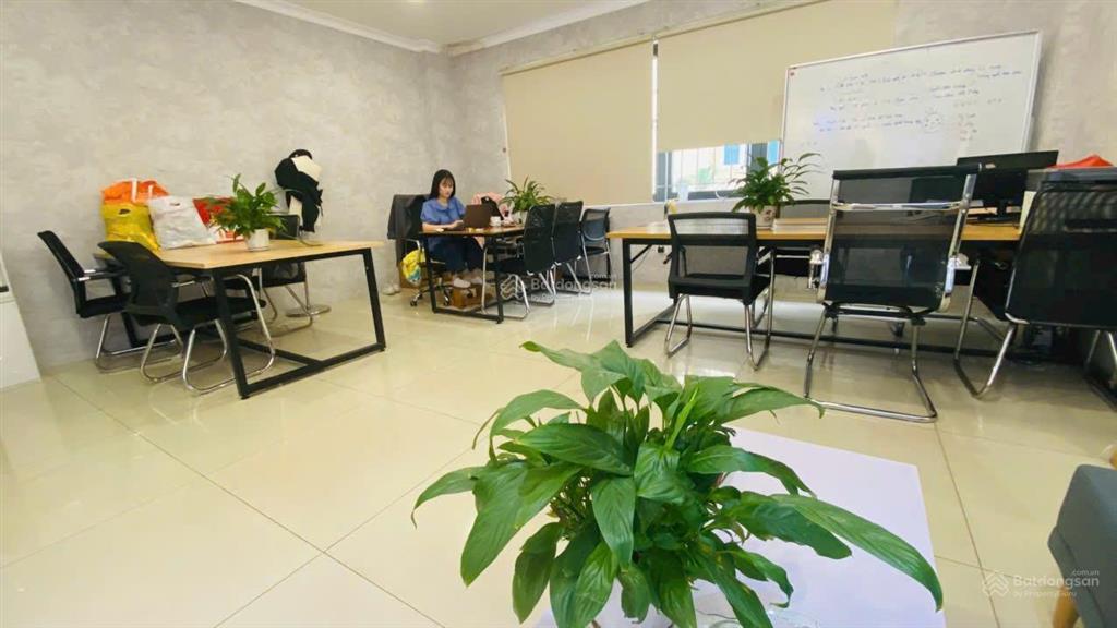 Cho thuê văn phòng 110m² 20tr tòa acci số 210 lê trọng tấn.
