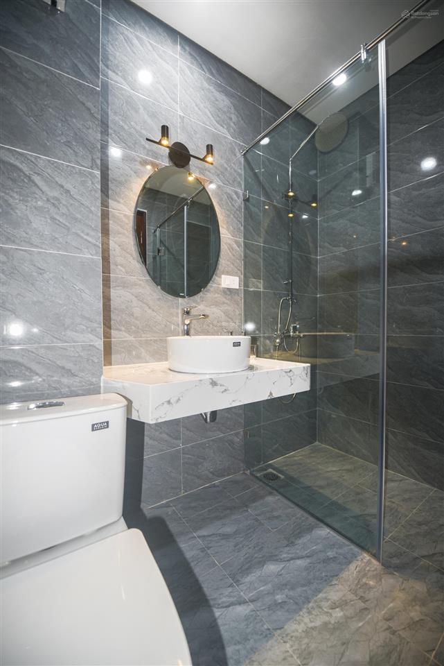 Cho thuê căn hộ 2pn, giá 16tr. phố hàm long, 2 toilet, 80m². có tm, có hầm để ô tô, đúng hình ảnh