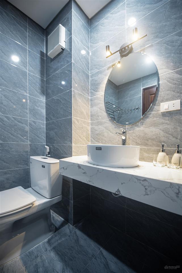 Cho thuê căn hộ 2pn, giá 16tr. phố hàm long, 2 toilet, 80m². có tm, có hầm để ô tô, đúng hình ảnh