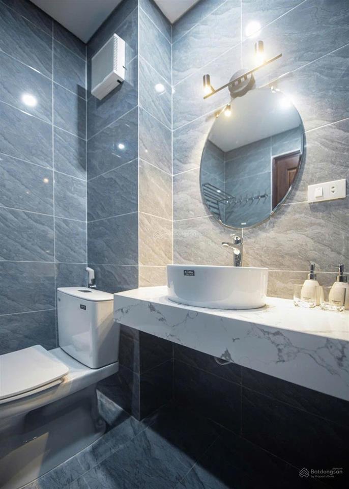 Cho thuê căn hộ 2pn, giá 16tr. phố hàm long, 2 toilet, 80m². có tm, có hầm để ô tô, đúng hình ảnh