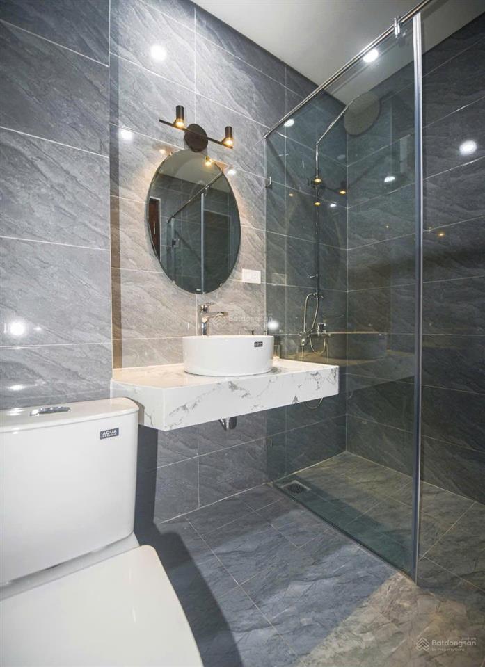 Cho thuê căn hộ 2pn, giá 16tr. phố hàm long, 2 toilet, 80m². có tm, có hầm để ô tô, đúng hình ảnh
