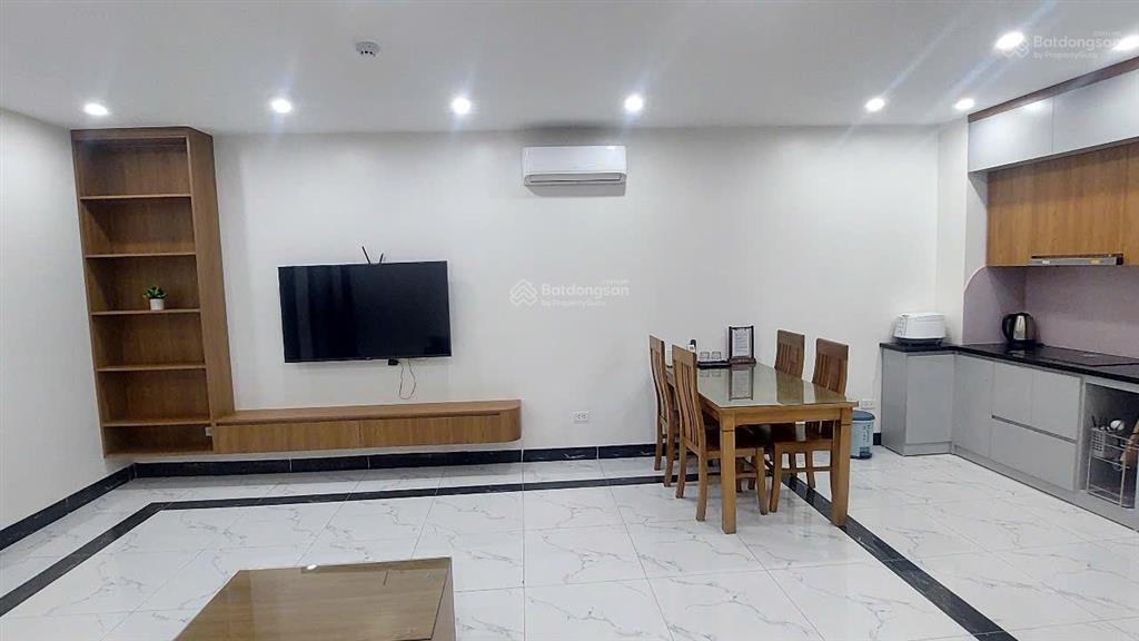 Cho thuê căn hộ 50m2 giá 9,8tr. phố linh lang. đầy đủ nội thất cao cấp, có thang máy, hầm để xe