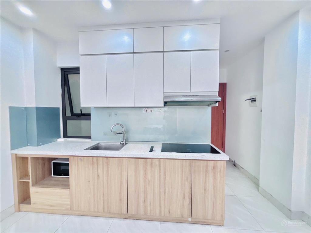 Cho thuê căn hộ 40m giá 7tr. phố văn cao. đầy đủ nội thất cao cấp, có thang máy, hầm để xe.