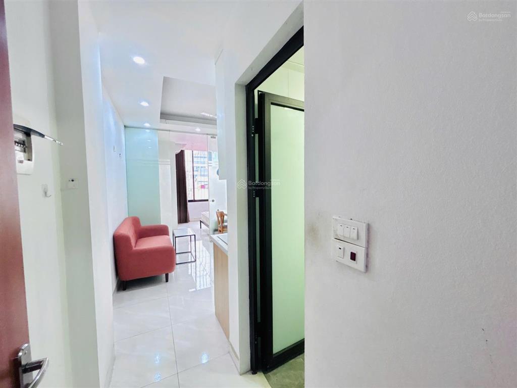 Cho thuê căn hộ 40m giá 7tr. phố văn cao. đầy đủ nội thất cao cấp, có thang máy, hầm để xe.