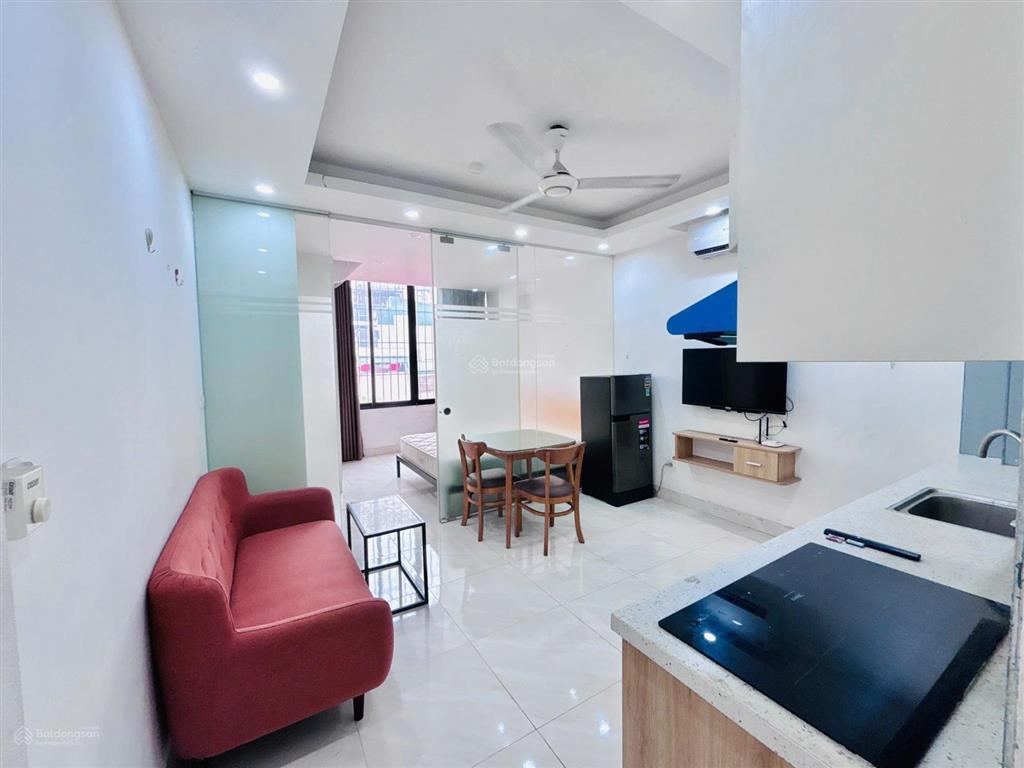 Cho thuê căn hộ 40m giá 7tr. phố văn cao. đầy đủ nội thất cao cấp, có thang máy, hầm để xe.