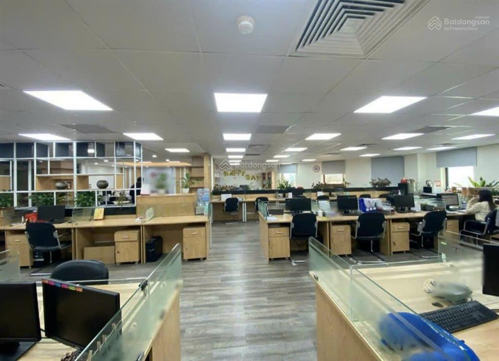 Cho thuê văn phòng, spa, vẽ 30m², 5tr. phố lê đại hành