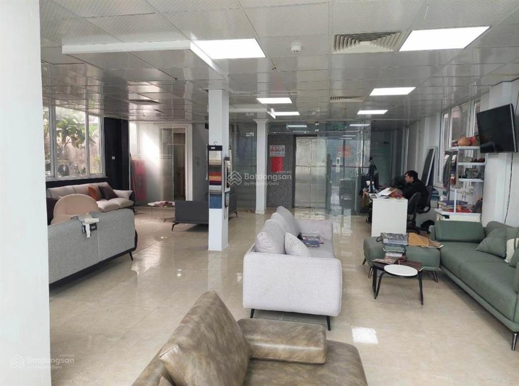Cho thuê văn phòng, spa, vẽ 30m², 5tr. phố lê đại hành