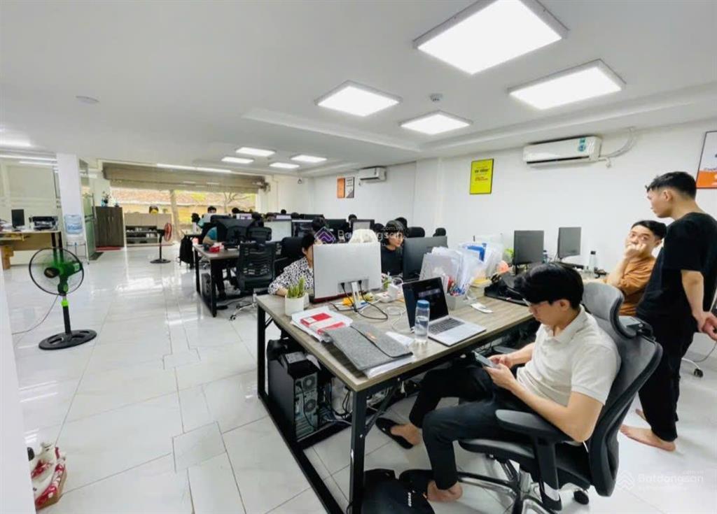 Cho thuê văn phòng, spa, vẽ 30m², 5tr. phố lê đại hành