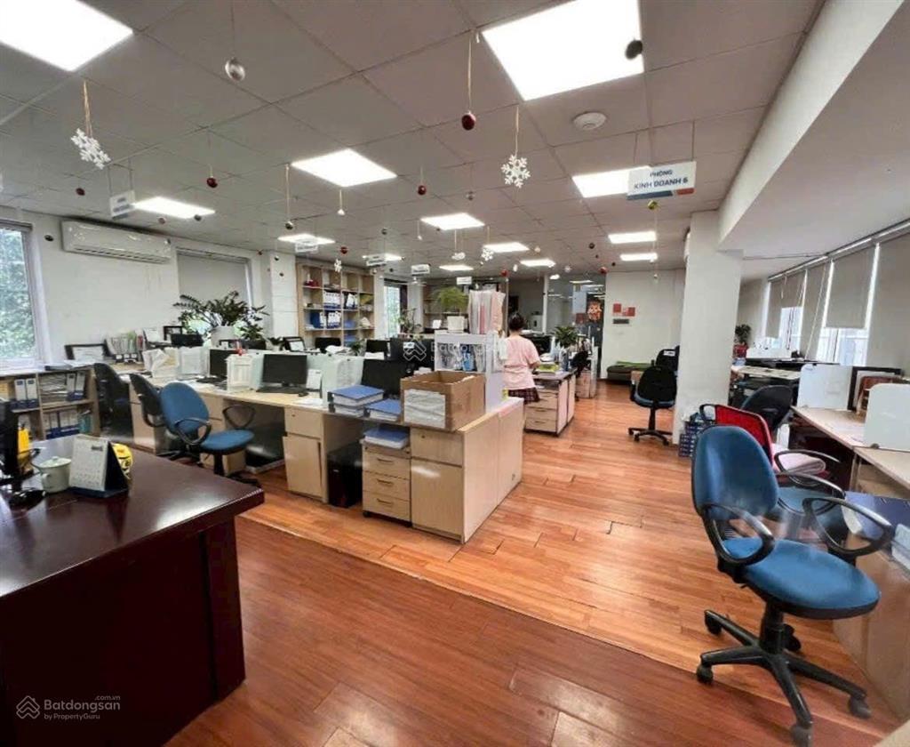 Cho thuê văn phòng, spa, vẽ 30m², 5tr. phố lê đại hành