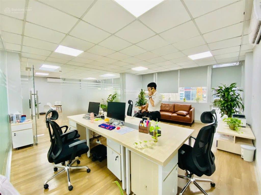 Cho thuê văn phòng, spa, vẽ 30m², 5tr. phố lê đại hành
