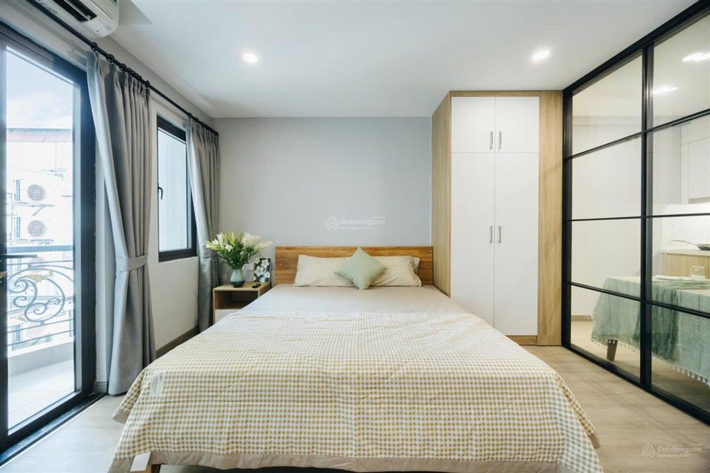 Cho thuê căn hộ 1pn giá 10tr. phố đào tấn, có ban công, thang máy, tầng hầm để xe, full nội thất